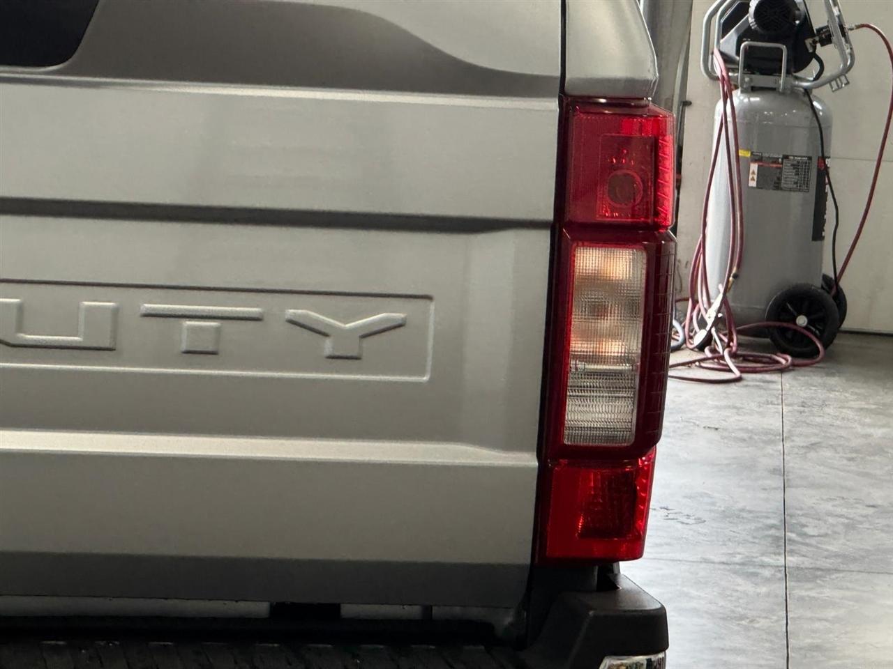 Ford Super Duty F-350 SRW XLT 4WD Crew Cab 8' Box 2021