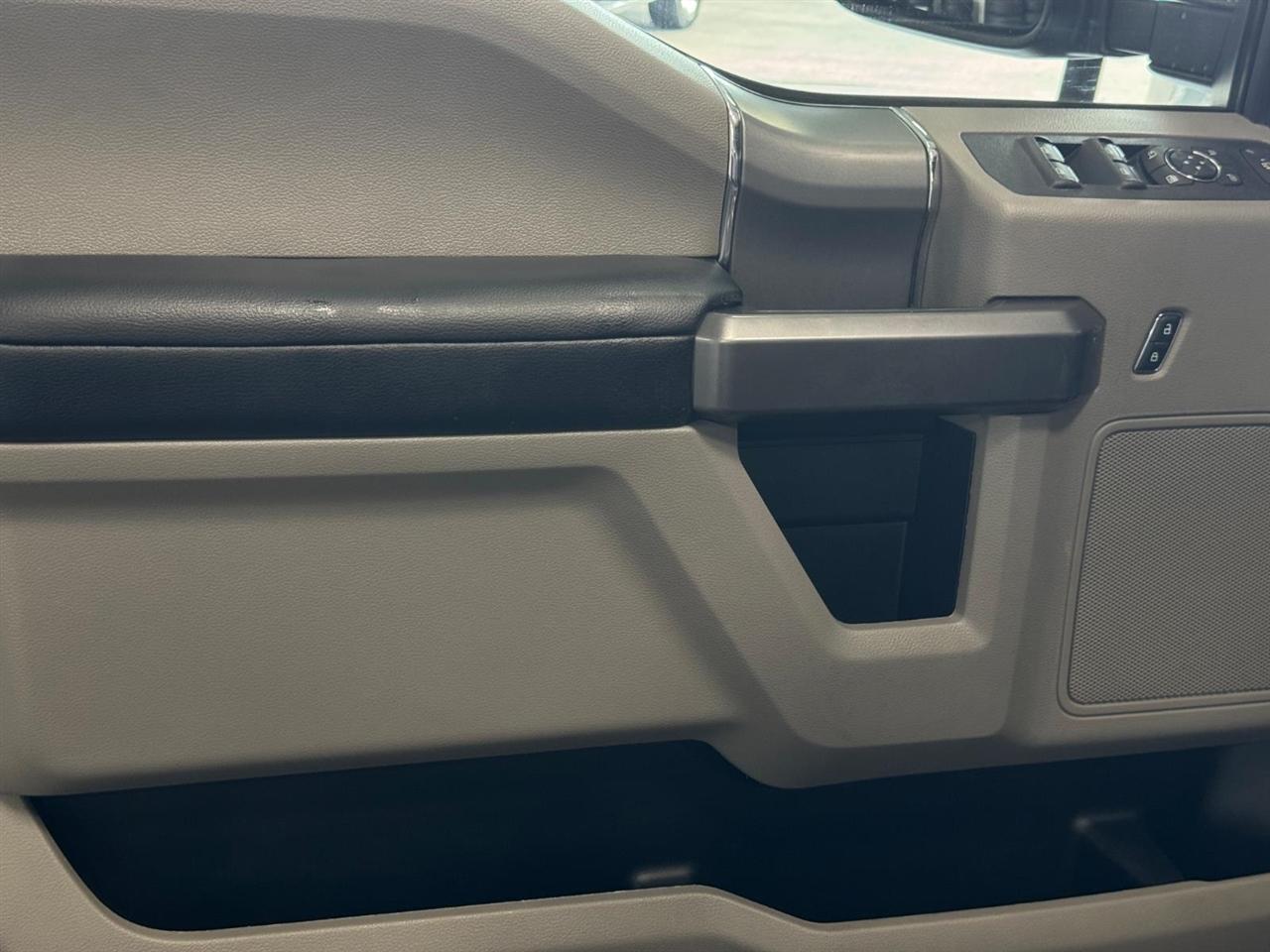 Ford Super Duty F-350 SRW XLT 4WD Crew Cab 8' Box 2021