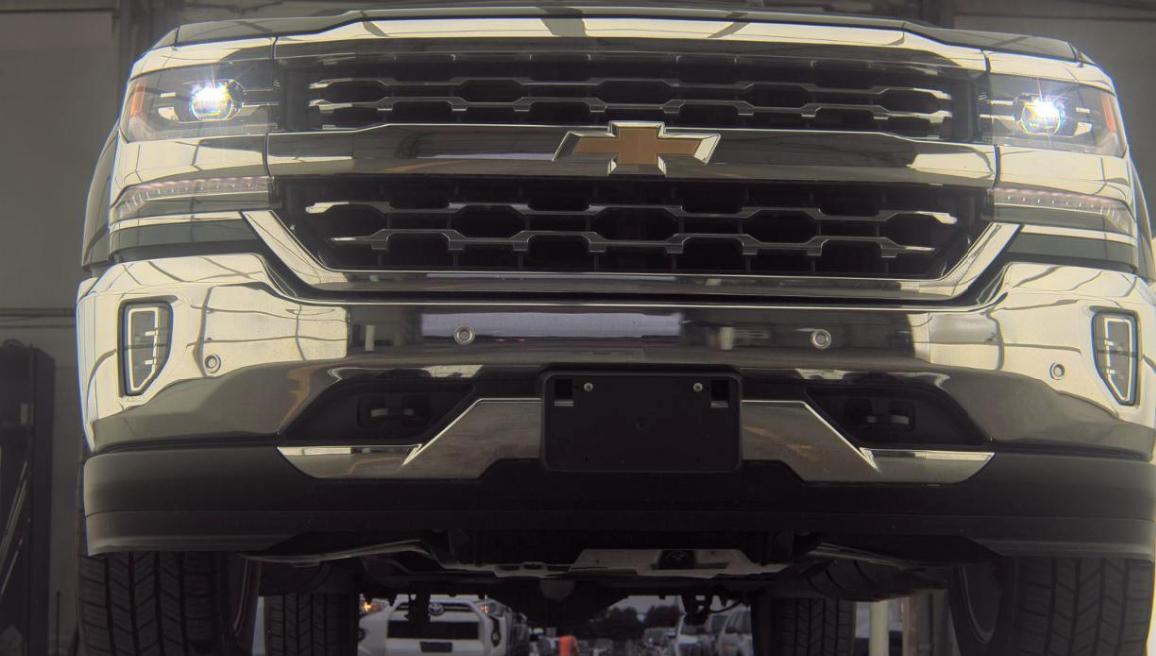 Chevrolet Silverado 1500 4WD Crew Cab 143.5" LTZ w/1LZ 2018