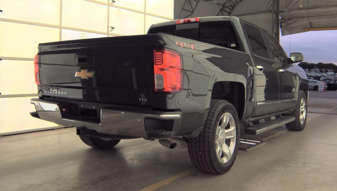 Chevrolet Silverado 1500 4WD Crew Cab 143.5" LTZ w/1LZ 2018