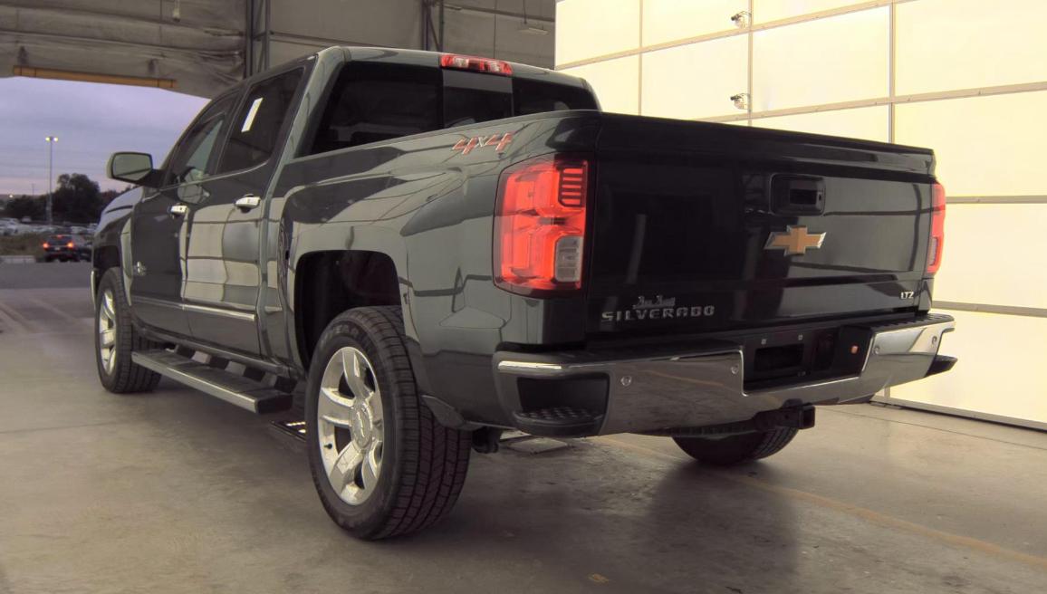 Chevrolet Silverado 1500 4WD Crew Cab 143.5" LTZ w/1LZ 2018