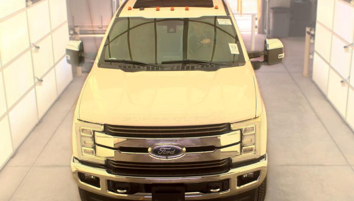 Ford Super Duty F-350 SRW King Ranch 4WD Crew Cab 8' Box 2018