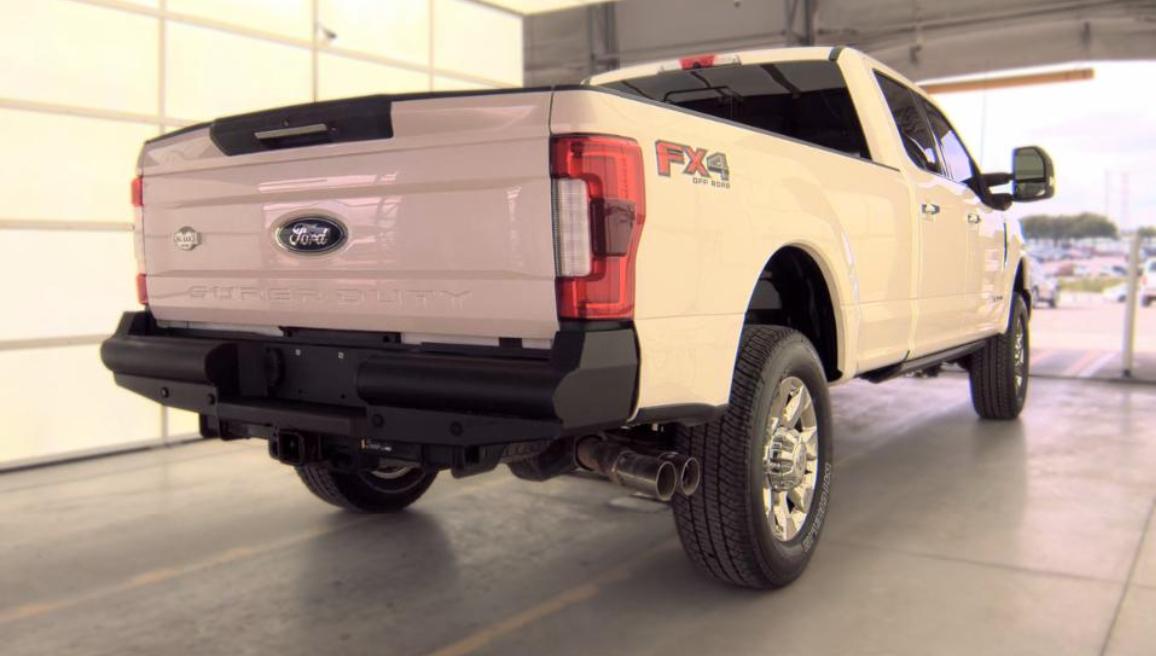 Ford Super Duty F-350 SRW King Ranch 4WD Crew Cab 8' Box 2018
