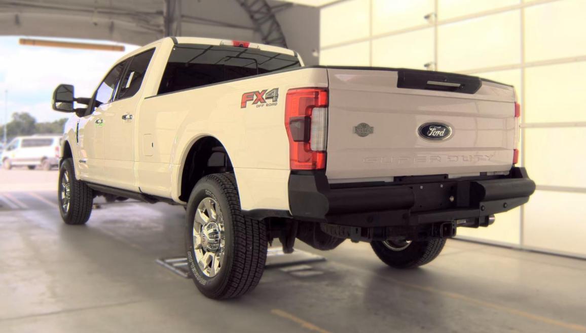 Ford Super Duty F-350 SRW King Ranch 4WD Crew Cab 8' Box 2018