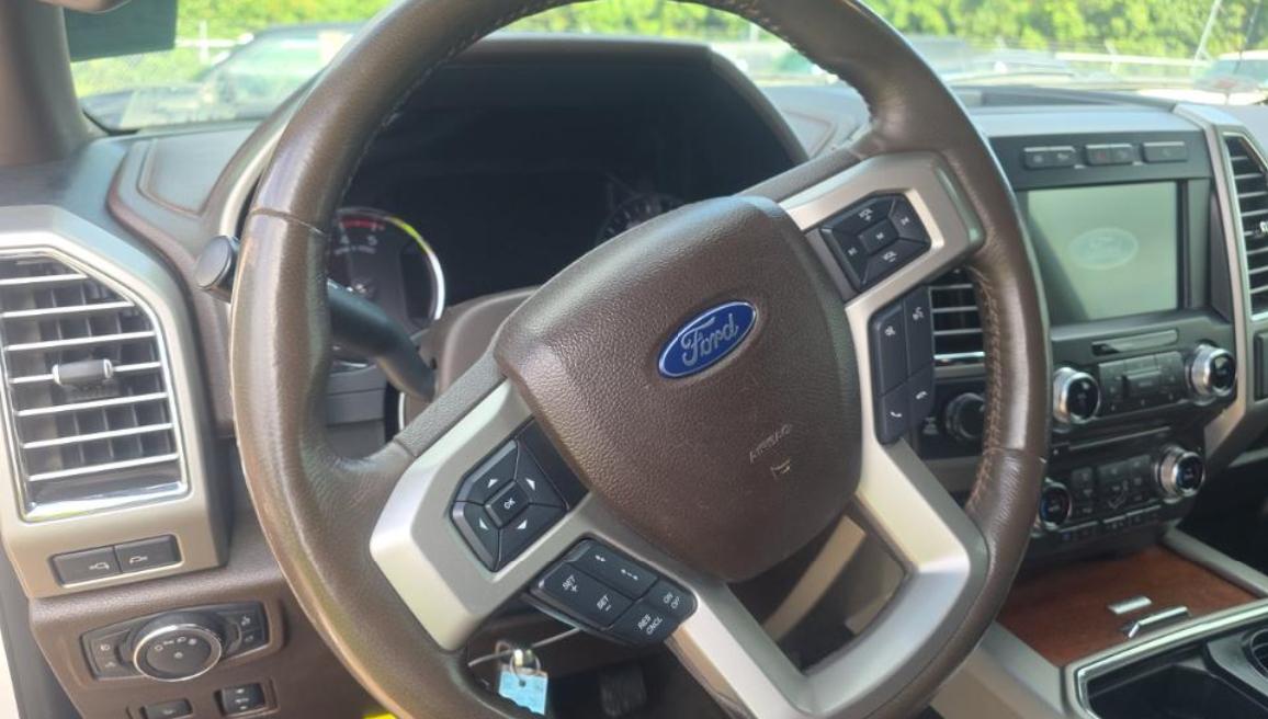 Ford Super Duty F-350 SRW King Ranch 4WD Crew Cab 8' Box 2018