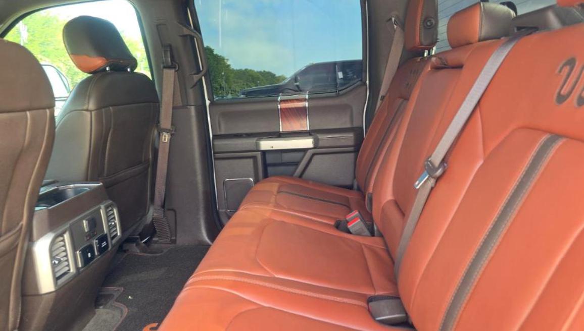 Ford Super Duty F-350 SRW King Ranch 4WD Crew Cab 8' Box 2018