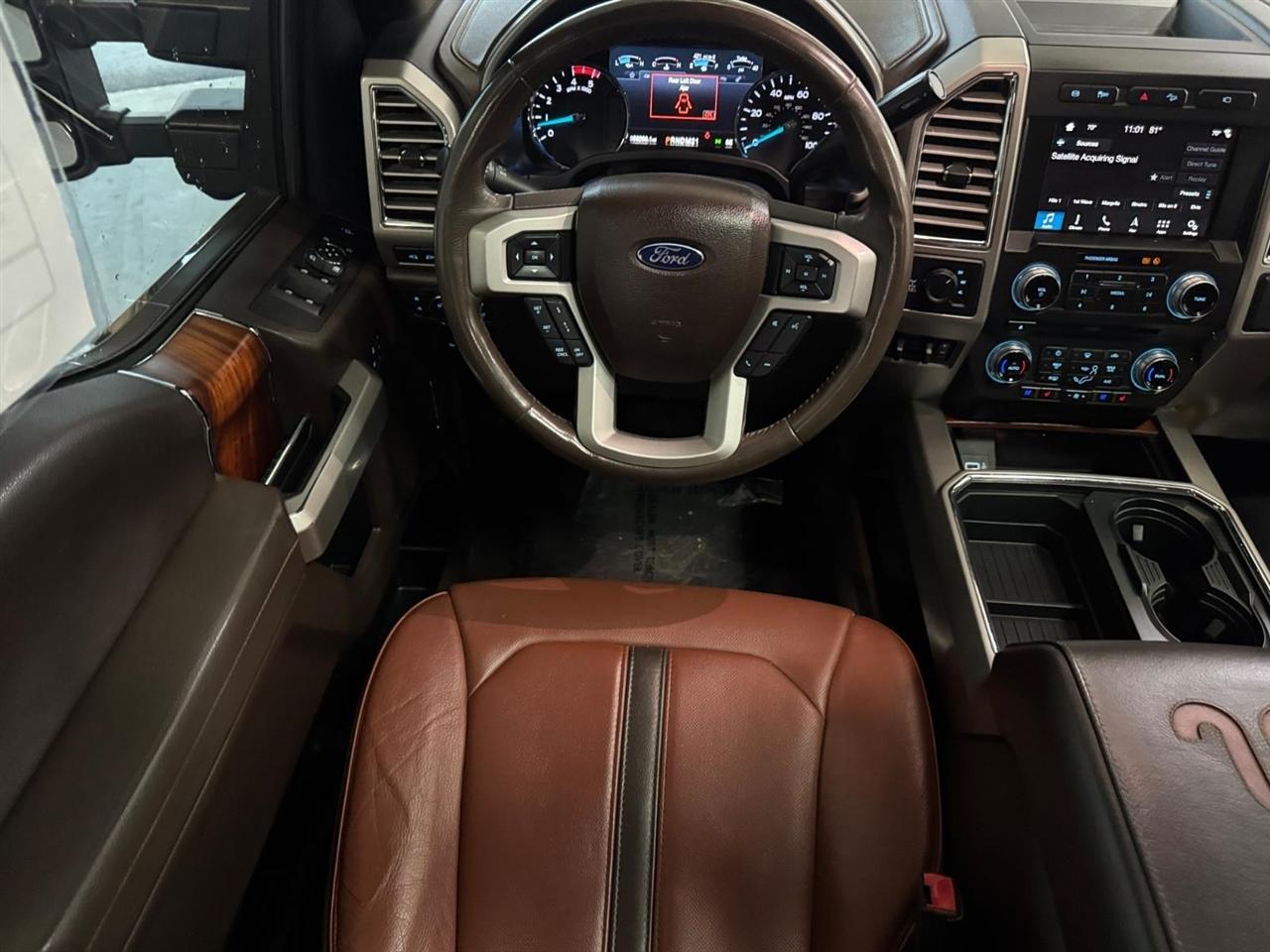 Ford Super Duty F-350 SRW King Ranch 4WD Crew Cab 8' Box 2018