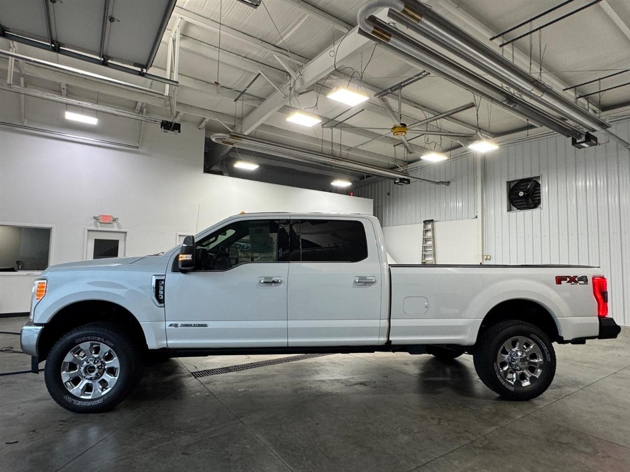 Ford Super Duty F-350 SRW King Ranch 4WD Crew Cab 8' Box 2018