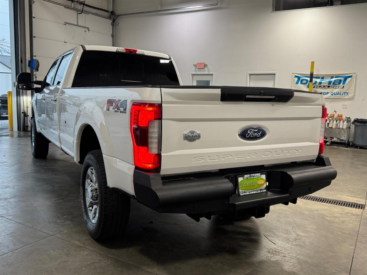 Ford Super Duty F-350 SRW King Ranch 4WD Crew Cab 8' Box 2018