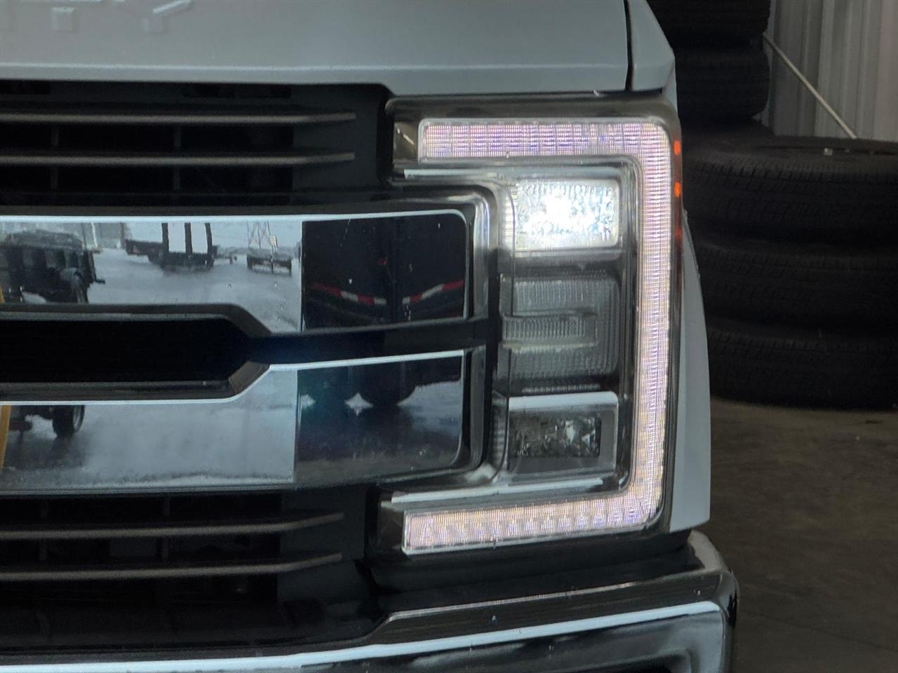 Ford Super Duty F-350 SRW King Ranch 4WD Crew Cab 8' Box 2018