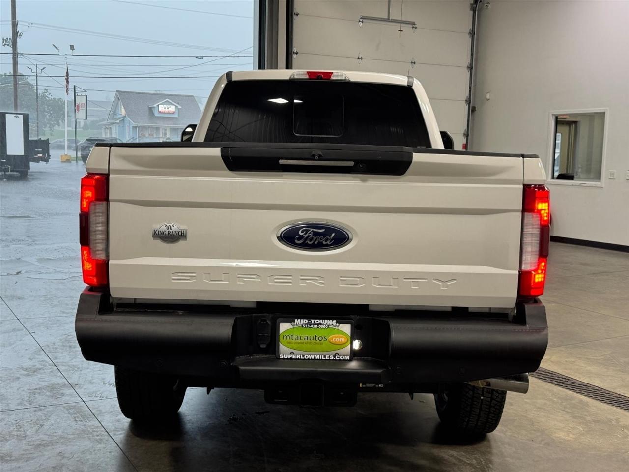 Ford Super Duty F-350 SRW King Ranch 4WD Crew Cab 8' Box 2018
