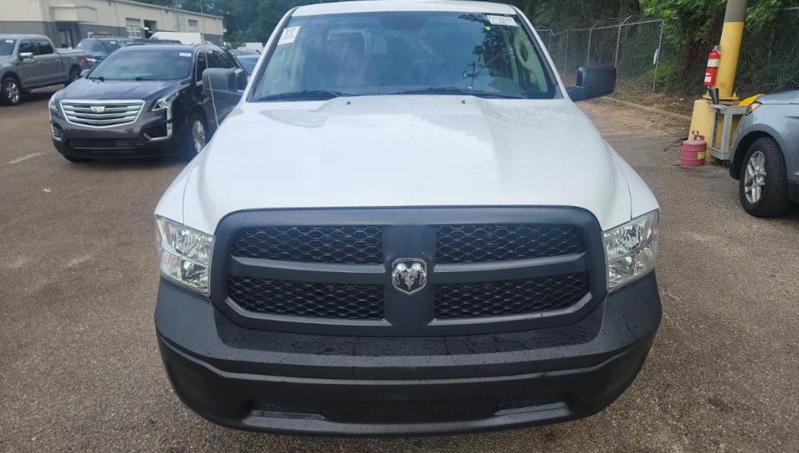 RAM 1500 Classic Tradesman 4x4 Crew Cab 6'4" Box 2019