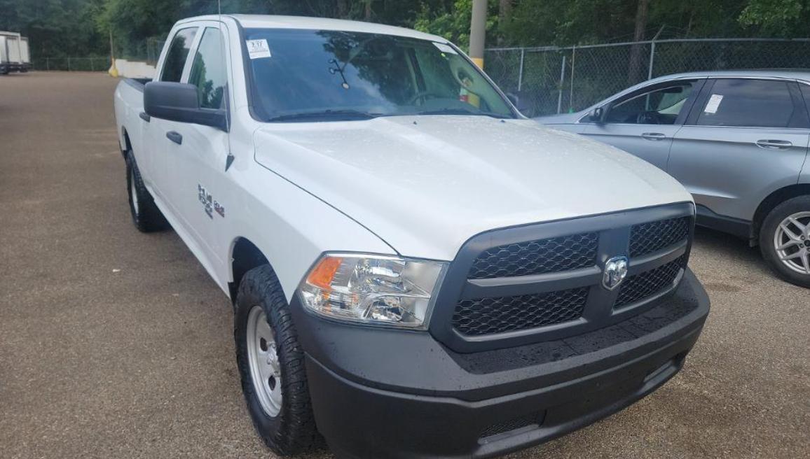 RAM 1500 Classic Tradesman 4x4 Crew Cab 6'4" Box 2019