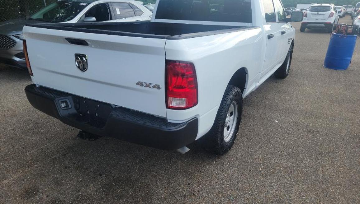RAM 1500 Classic Tradesman 4x4 Crew Cab 6'4" Box 2019