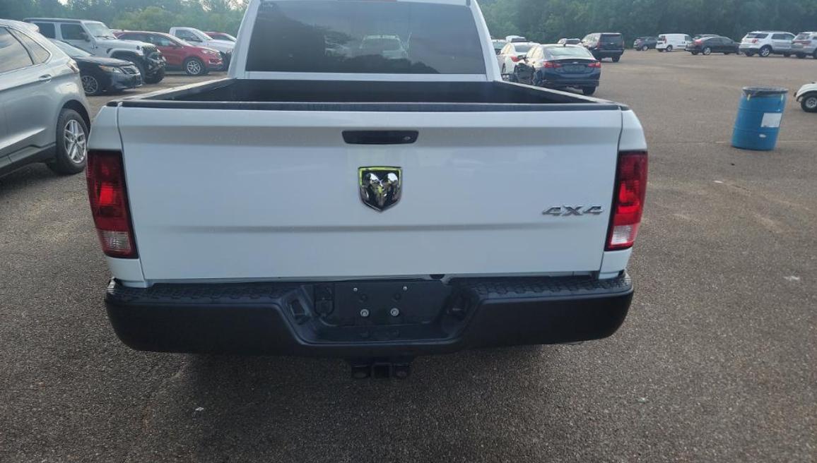 RAM 1500 Classic Tradesman 4x4 Crew Cab 6'4" Box 2019