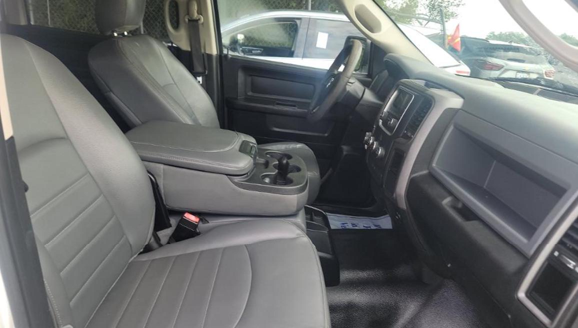 RAM 1500 Classic Tradesman 4x4 Crew Cab 6'4" Box 2019
