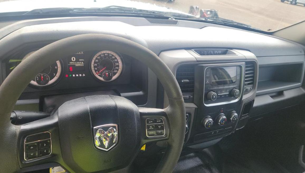 RAM 1500 Classic Tradesman 4x4 Crew Cab 6'4" Box 2019