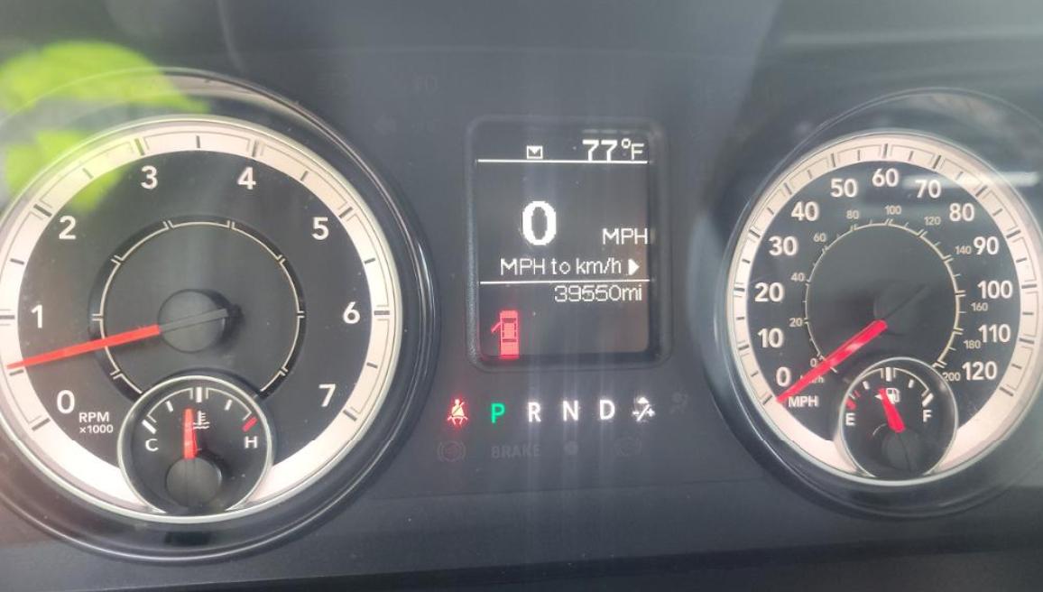 RAM 1500 Classic Tradesman 4x4 Crew Cab 6'4" Box 2019