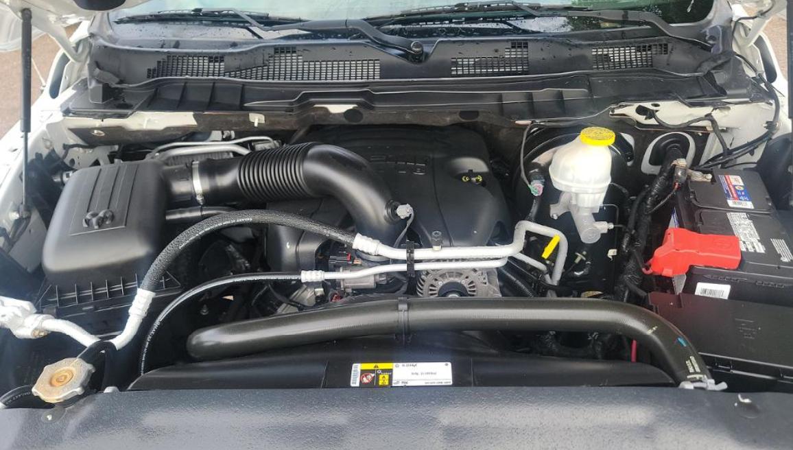 RAM 1500 Classic Tradesman 4x4 Crew Cab 6'4" Box 2019