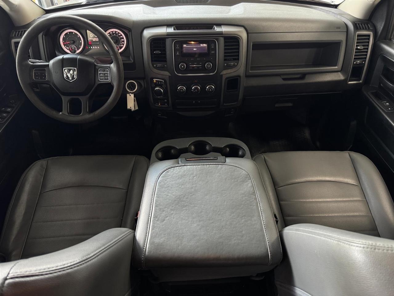 RAM 1500 Classic Tradesman 4x4 Crew Cab 6'4" Box 2019