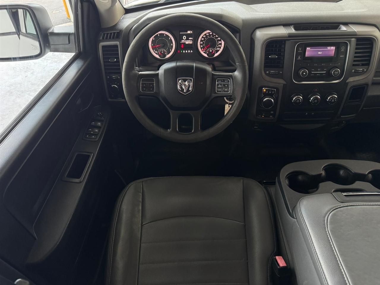 RAM 1500 Classic Tradesman 4x4 Crew Cab 6'4" Box 2019