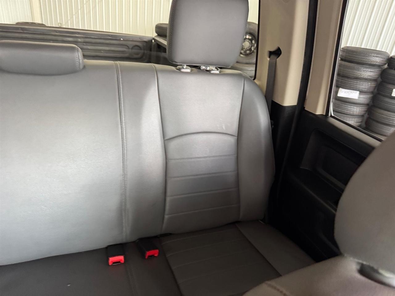 RAM 1500 Classic Tradesman 4x4 Crew Cab 6'4" Box 2019