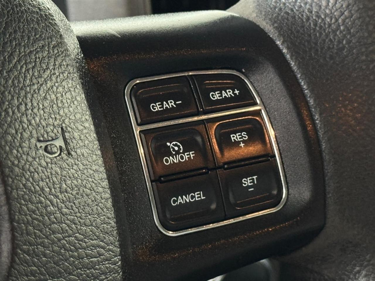 RAM 1500 Classic Tradesman 4x4 Crew Cab 6'4" Box 2019