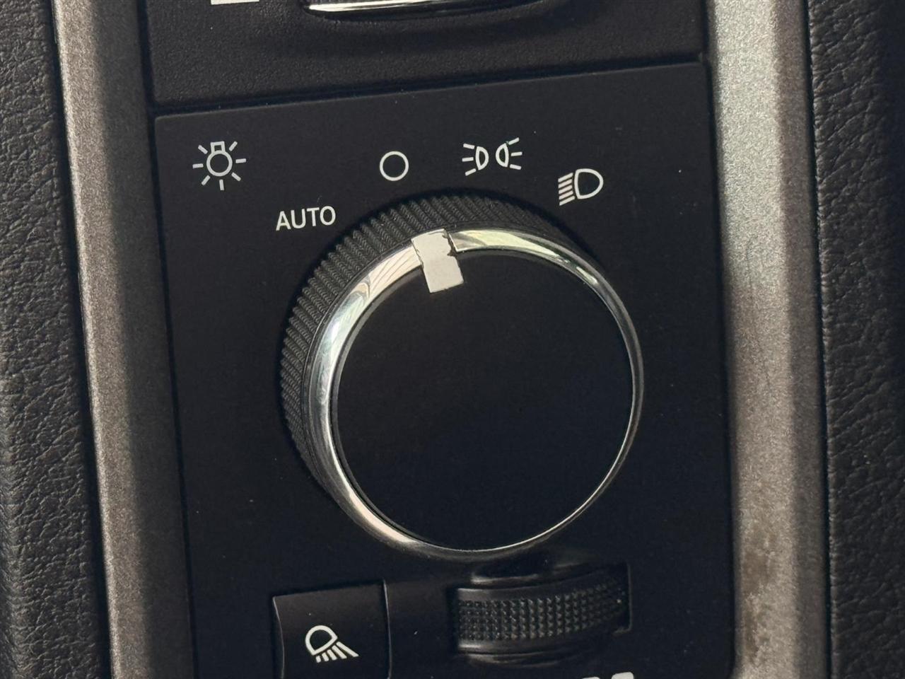RAM 1500 Classic Tradesman 4x4 Crew Cab 6'4" Box 2019