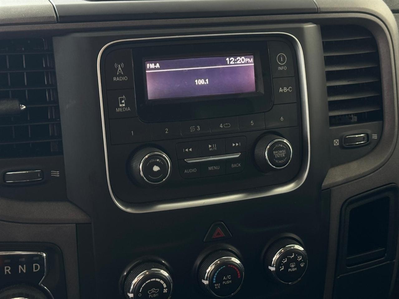 RAM 1500 Classic Tradesman 4x4 Crew Cab 6'4" Box 2019