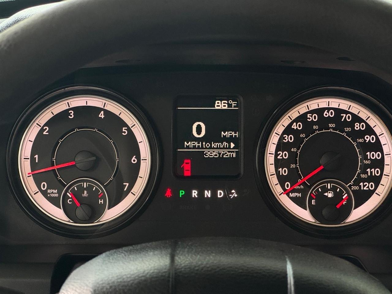RAM 1500 Classic Tradesman 4x4 Crew Cab 6'4" Box 2019