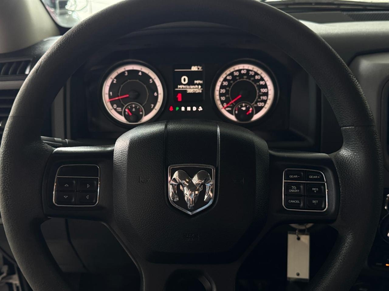 RAM 1500 Classic Tradesman 4x4 Crew Cab 6'4" Box 2019