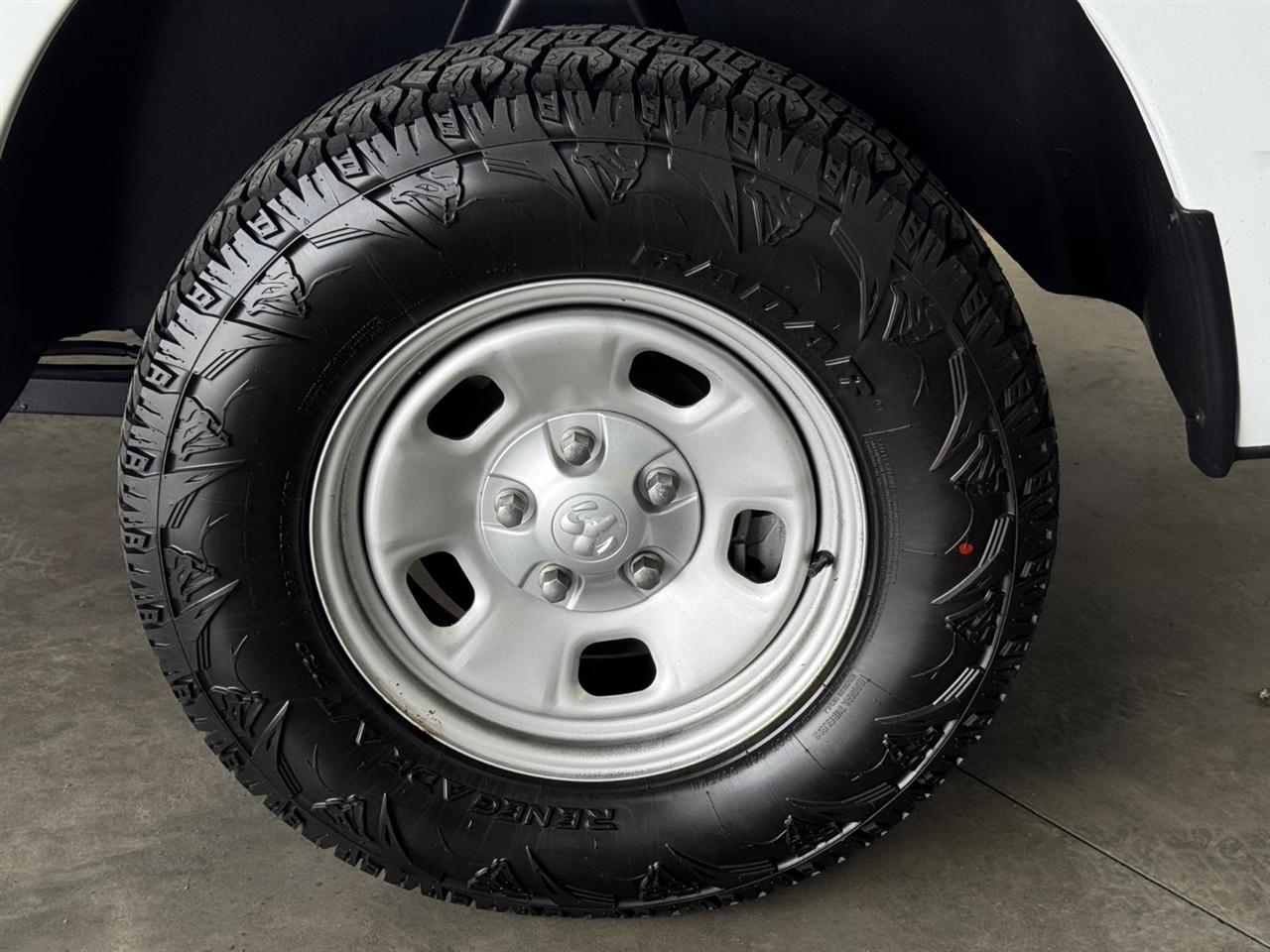 RAM 1500 Classic Tradesman 4x4 Crew Cab 6'4" Box 2019