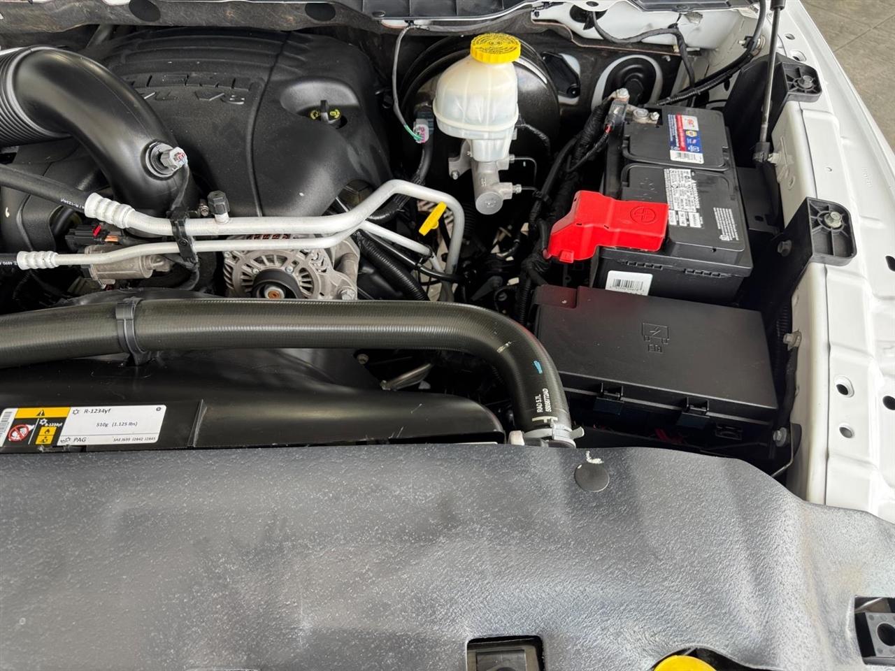 RAM 1500 Classic Tradesman 4x4 Crew Cab 6'4" Box 2019