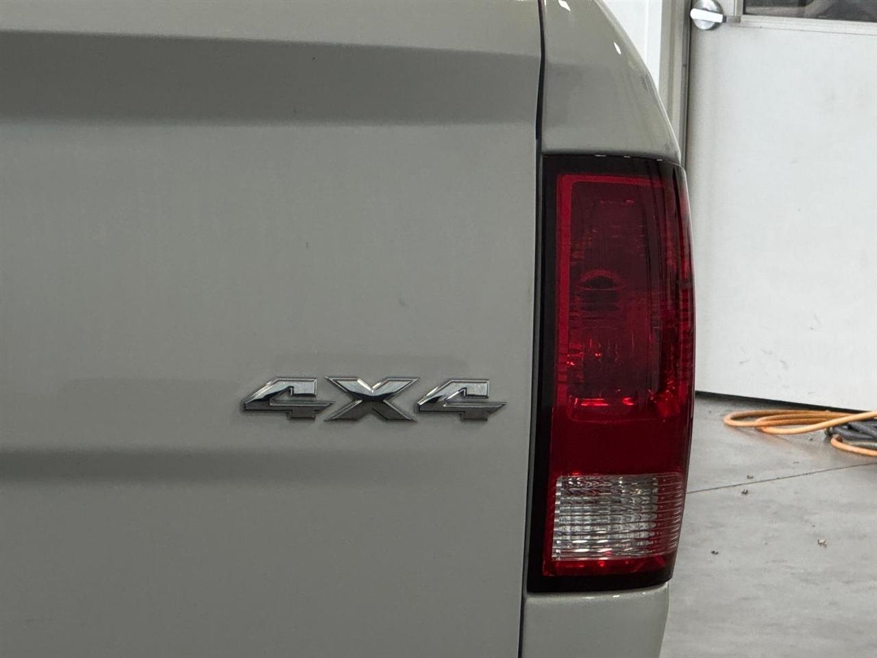 RAM 1500 Classic Tradesman 4x4 Crew Cab 6'4" Box 2019