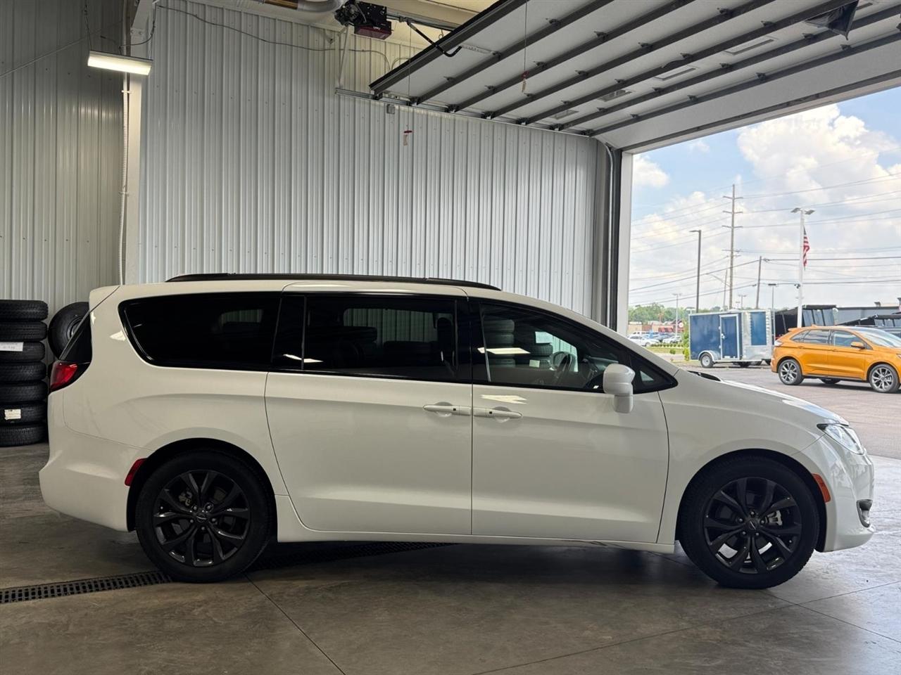 Chrysler Pacifica Touring Plus FWD 2018