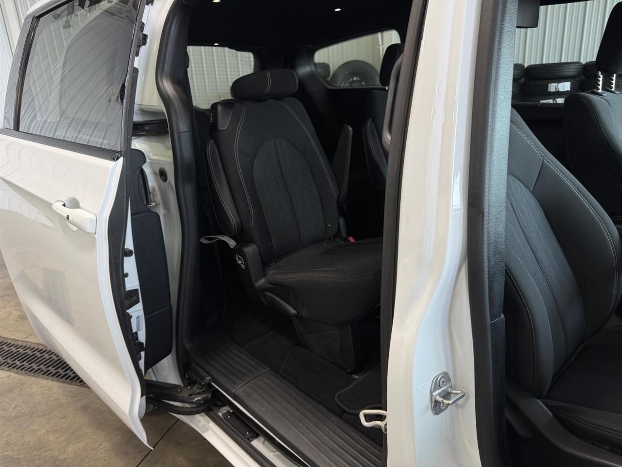 Chrysler Pacifica Touring Plus FWD 2018