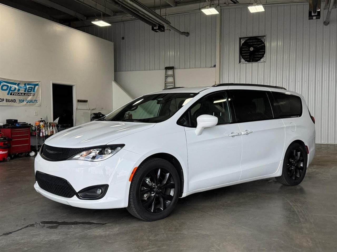 Chrysler Pacifica Touring Plus FWD 2018