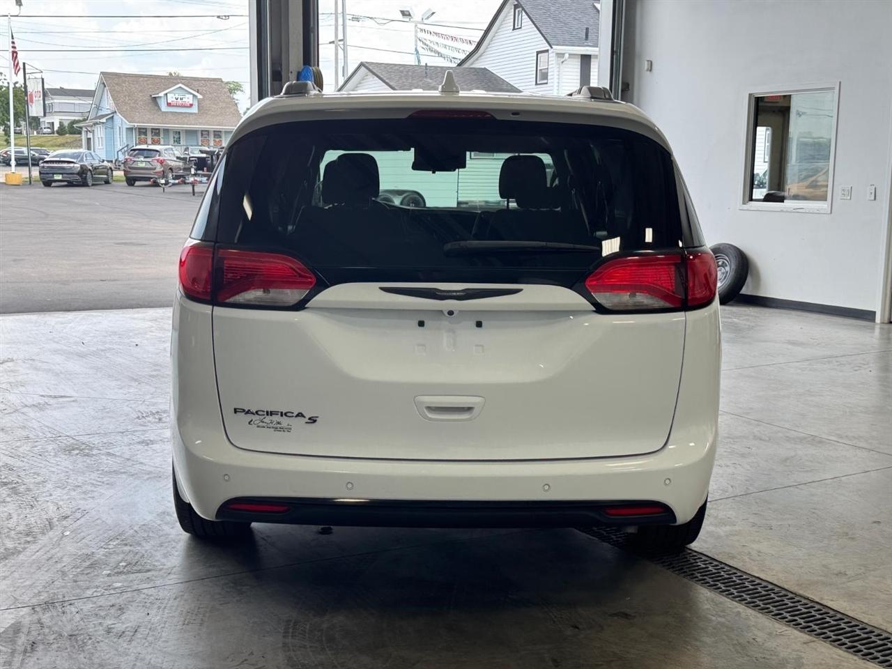 Chrysler Pacifica Touring Plus FWD 2018