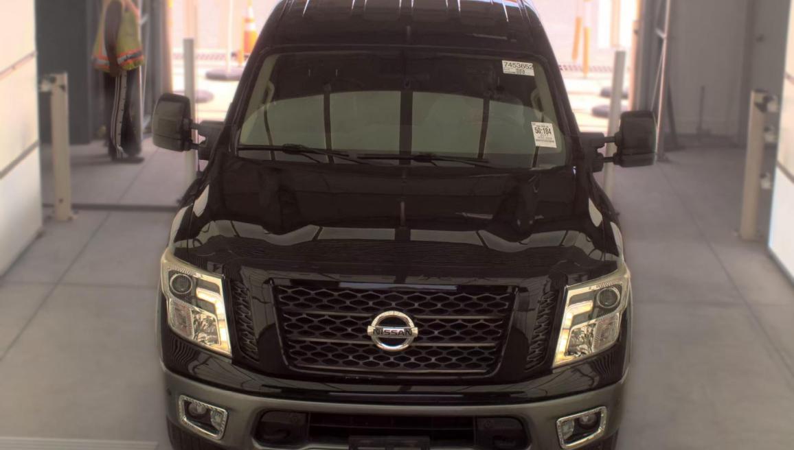 Nissan Titan 4x4 Crew Cab PRO-4X 2017