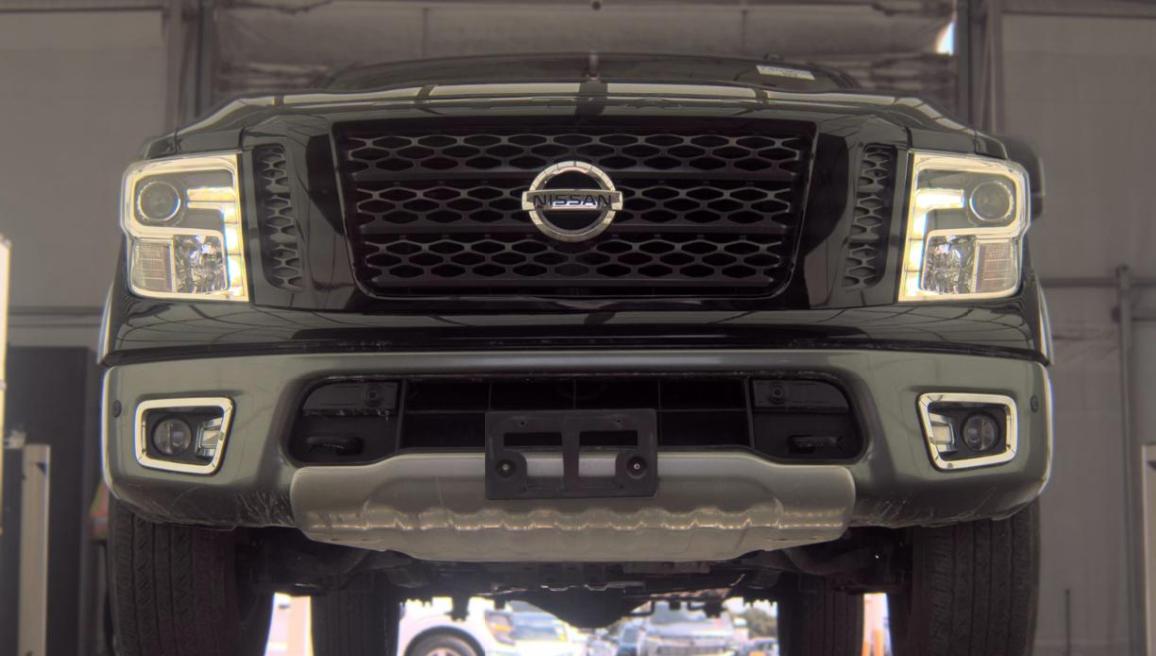 Nissan Titan 4x4 Crew Cab PRO-4X 2017