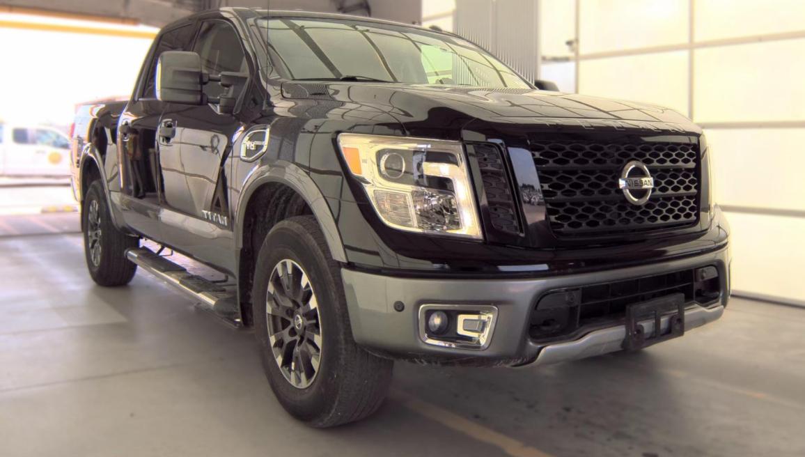 Nissan Titan 4x4 Crew Cab PRO-4X 2017