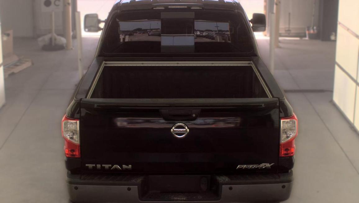 Nissan Titan 4x4 Crew Cab PRO-4X 2017