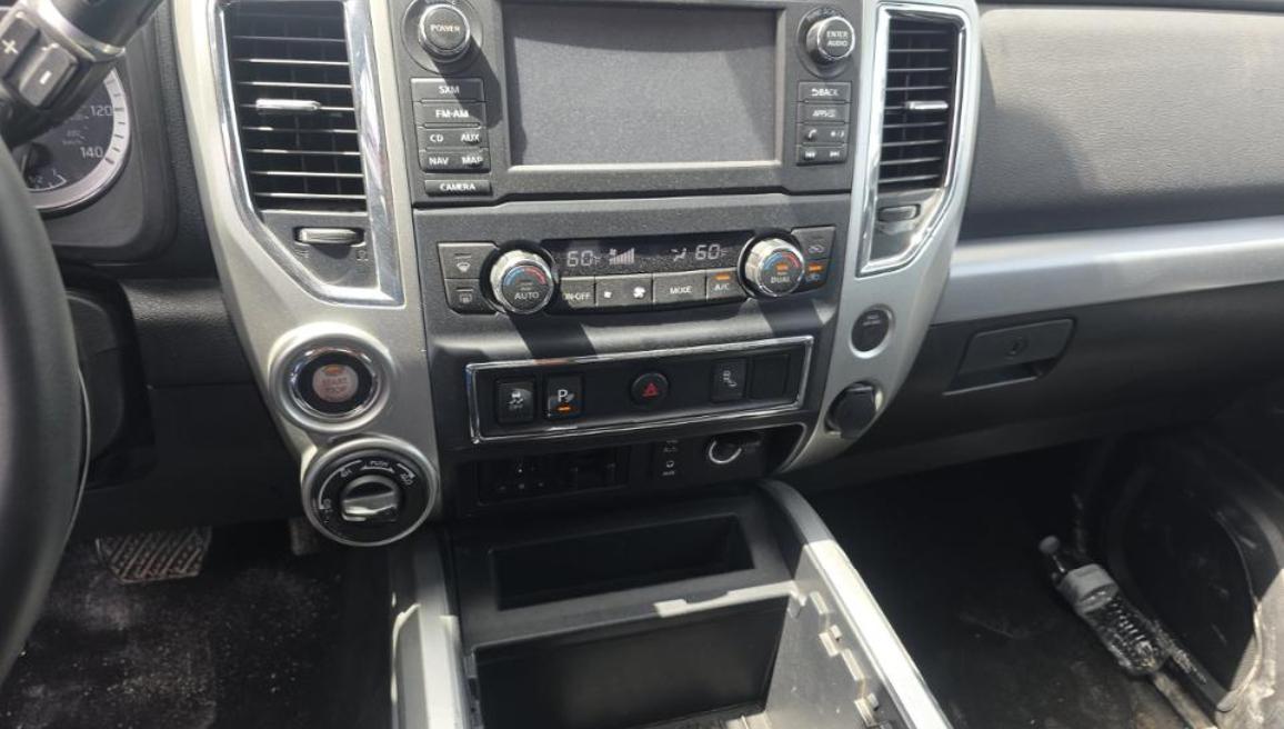 Nissan Titan 4x4 Crew Cab PRO-4X 2017