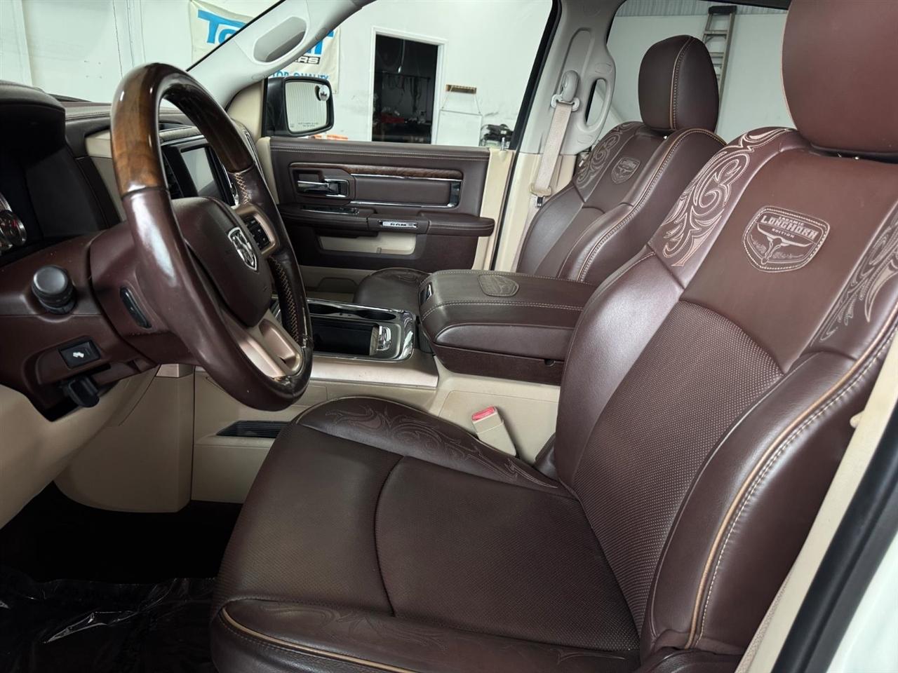RAM 1500 Longhorn 4x4 Crew Cab 5'7" Box 2017