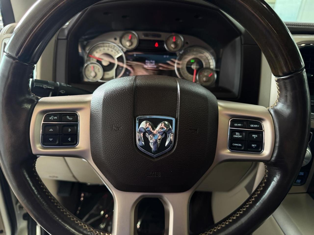 RAM 1500 Longhorn 4x4 Crew Cab 5'7" Box 2017