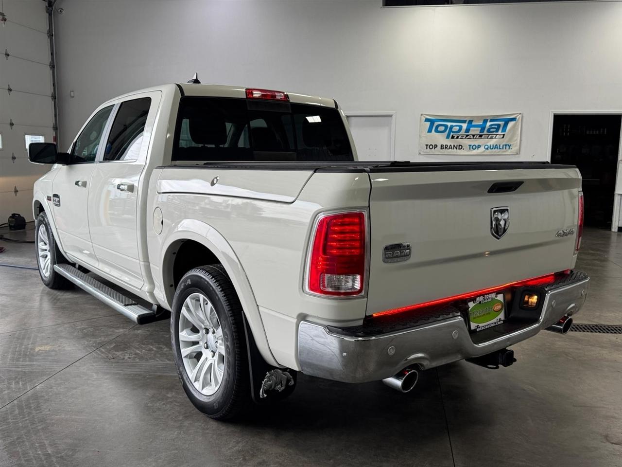 RAM 1500 Longhorn 4x4 Crew Cab 5'7" Box 2017