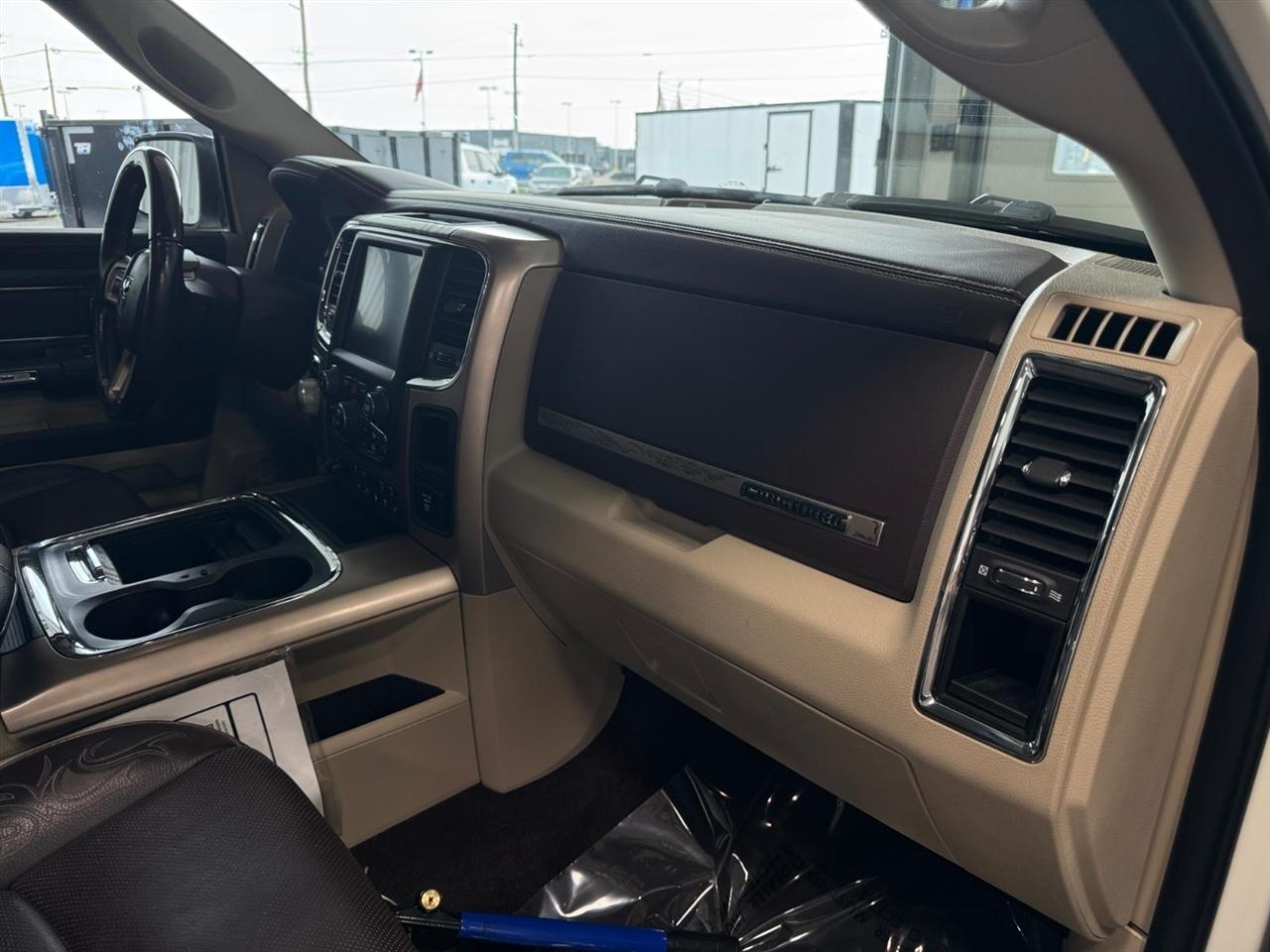 RAM 1500 Longhorn 4x4 Crew Cab 5'7" Box 2017