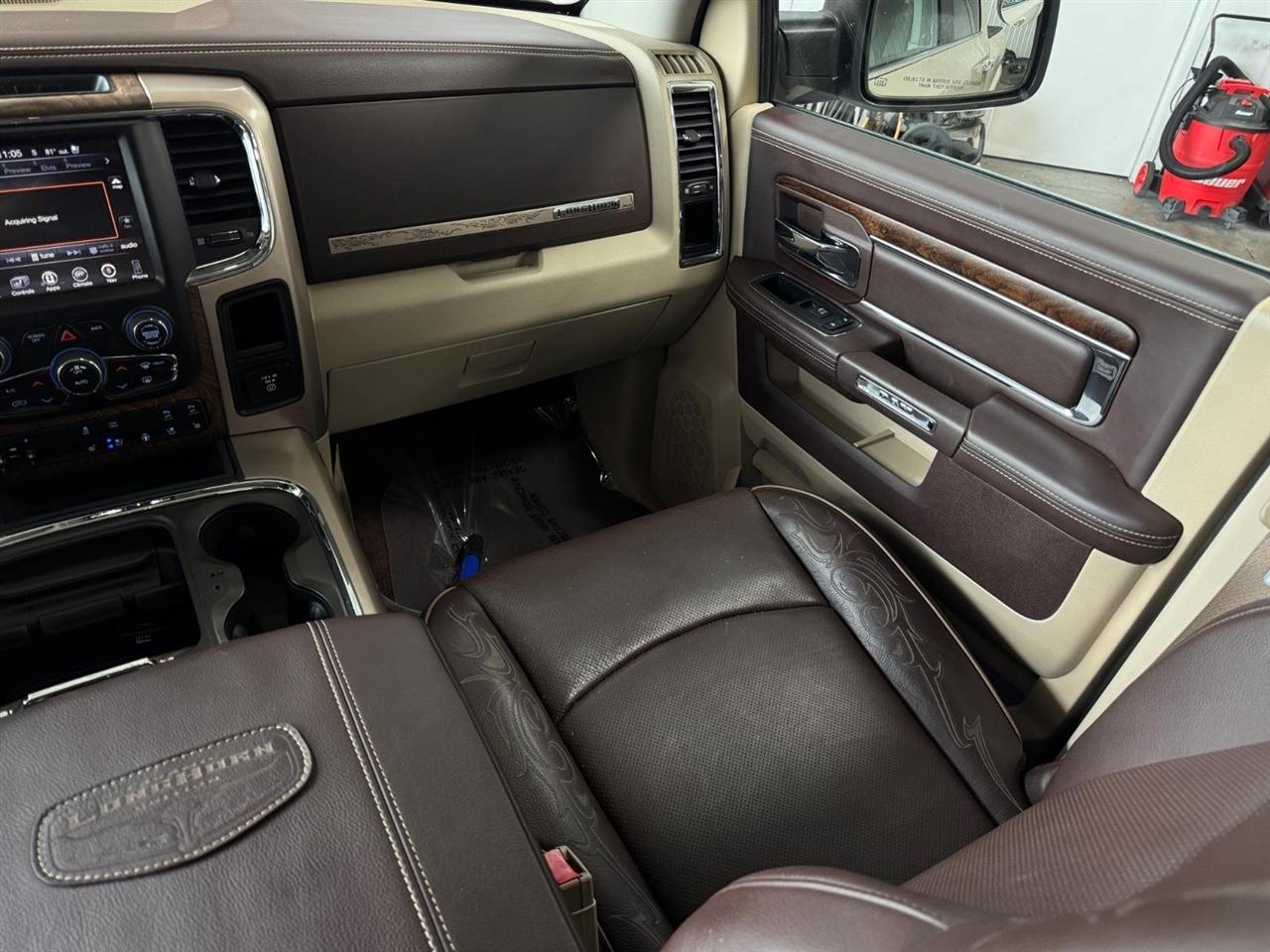 RAM 1500 Longhorn 4x4 Crew Cab 5'7" Box 2017