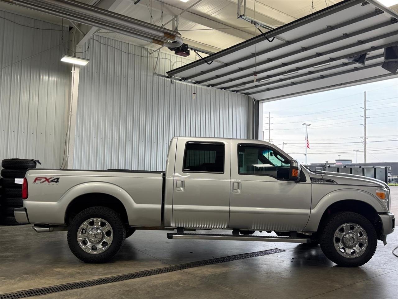 Ford Super Duty F-250 SRW 4WD Crew Cab 172" Lariat 2016