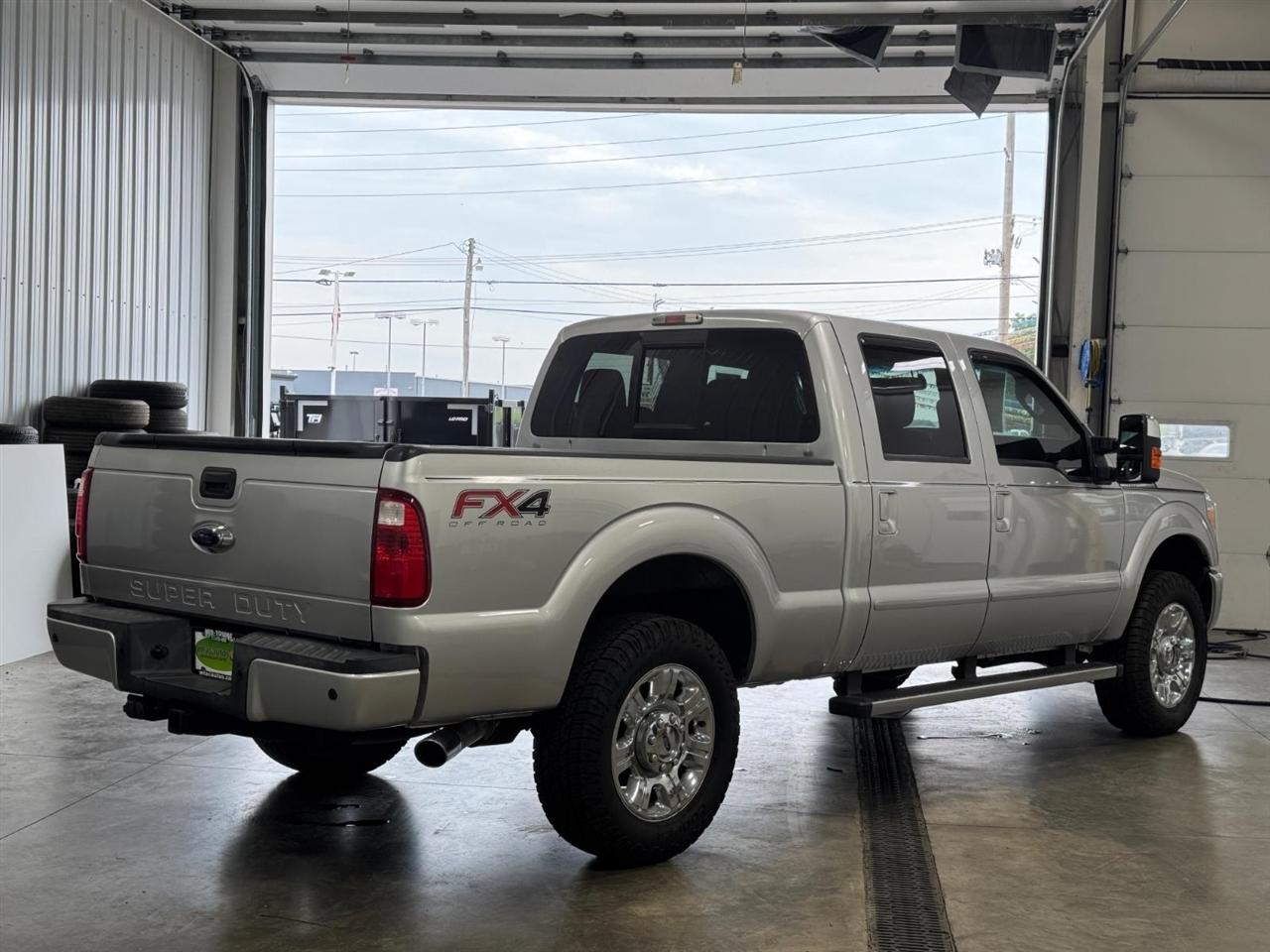 Ford Super Duty F-250 SRW 4WD Crew Cab 172" Lariat 2016
